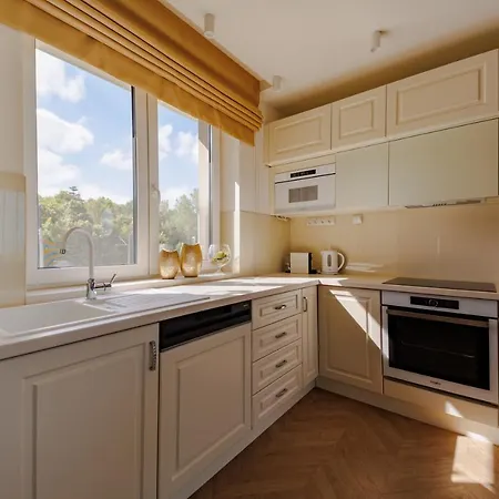 Gold Wave Aparthotel