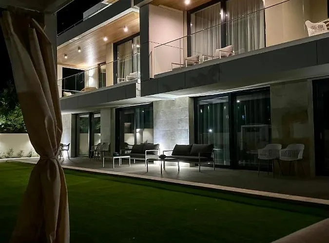 מלון דירות Gold Wave שיופוק