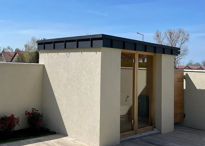 מלון דירות Gold Wave שיופוק