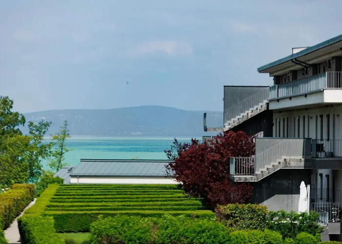 מלון דירות Gold Wave שיופוק