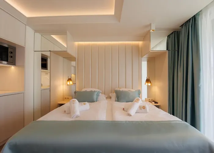 Gold Wave מלון דירות שיופוק